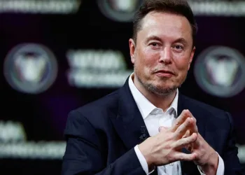 Musk’tan Twitter’a geçici sınırlama