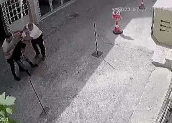 Yakaladığı hırsızlık şüphelisini dövdü