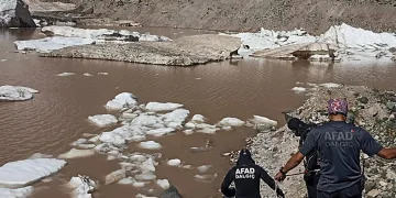 Cilo Buzullarında zorlu kurtarma çalışması