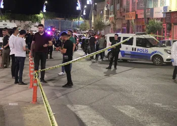 Akraba kavgasında 1’i polis 3 yaralı