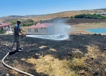 Tunceli’de otluk alanda yangın