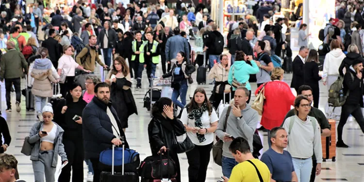 Turist sayısı 6 milyona yaklaştı