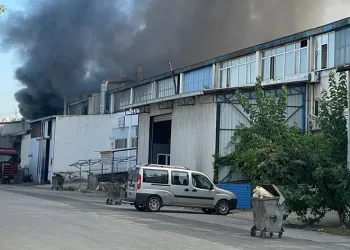 Bursa’da geri dönüşüm tesisinde korkutan yangın