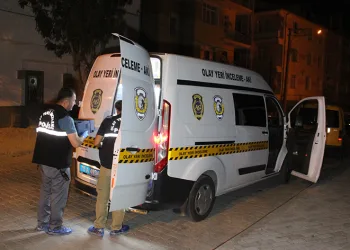 Uykudan uyandırıldı evinin kapısında öldürüldü