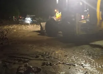 Artvin Şavşat kara yolunda heyelan
