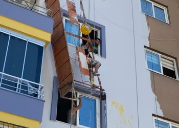 İskelenin halatı koptu, canından oluyordu