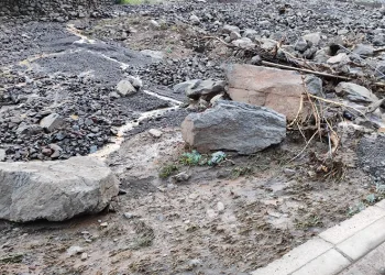 Sel taşkını köyü susuz bıraktı