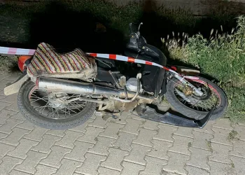 Park halindeki araca çarptı