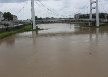 Yeşilırmak çamur aktı