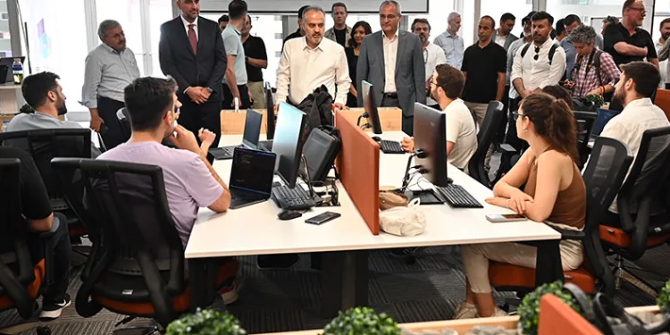 Gençler Bursa’nın geleceğini kodluyor