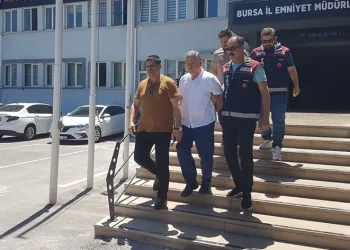 Bursa’daki dolandırıcılık yapan baba oğul tutuklandı