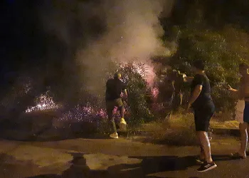 Yangını çekmek yerine söndürmeyi tercih ettiler