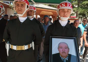 Kıbrıs Gazisi toprağa verildi