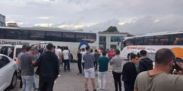 Güle oynaya askere gittiler
