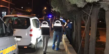 Katili bira kutusu ele verdi