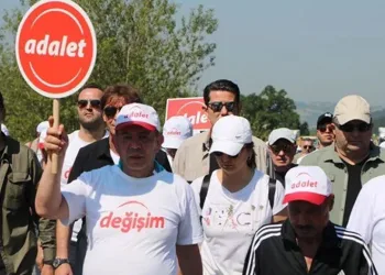 Tanju Özcan CHP’den ihraç edildi