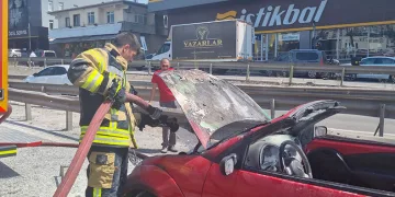 Bugün aldığı otomobili alev alev yandı