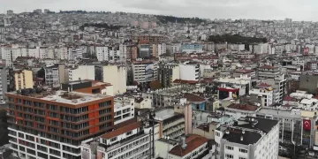Sanayi sektörü hizmet sektörünü solladı