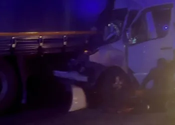 Kırkpınar güreşçilerini taşıyan minibüs kaza yaptı