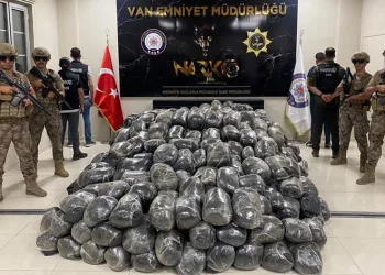 Van’da 2 ton esrar ele geçirildi