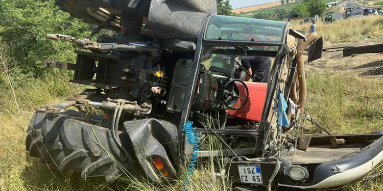 Traktörün altında kalan sürücü hayatını kaybetti