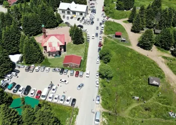 Binlerce vatandaş Uludağ’a akın etti