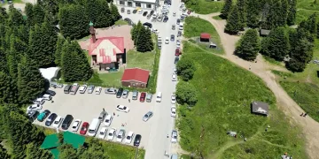 Binlerce vatandaş Uludağ’a akın etti