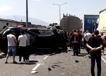Bursa’da kırmızı ışıkta tır dehşeti