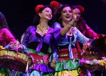Karagöz Halk Dansları’ndan muhteşem final