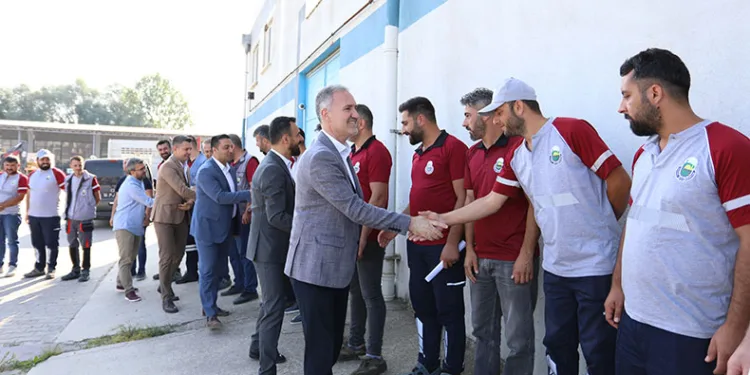 Başkan Taban personellerin bayramını kutladı
