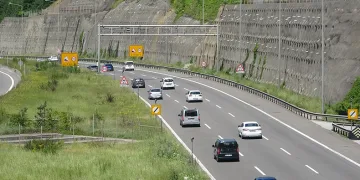 Tatilcilerin dönüş yolculuğu başladı