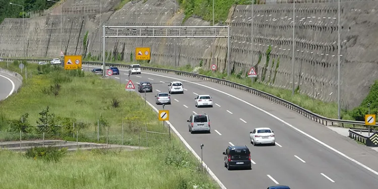 Tatilcilerin dönüş yolculuğu başladı