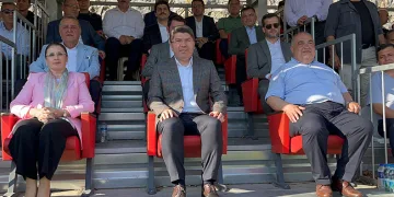 Bakan Tunç, Bartın’da güreşlere katıldı