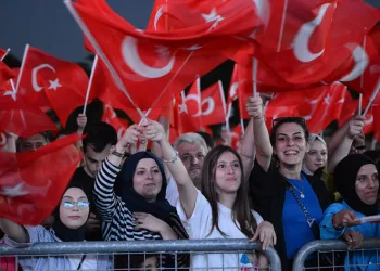 Yıldırım yine tek yürek, tek bilek