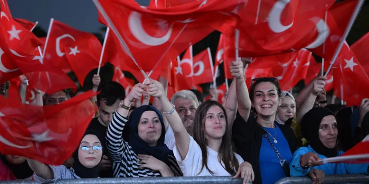 Yıldırım yine tek yürek, tek bilek