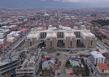 Ticaret ve inşaat sektörlerinde düşüş
