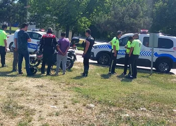 Bursa’da polisin dur ihtarına uymayan sürücü gözaltına alındı