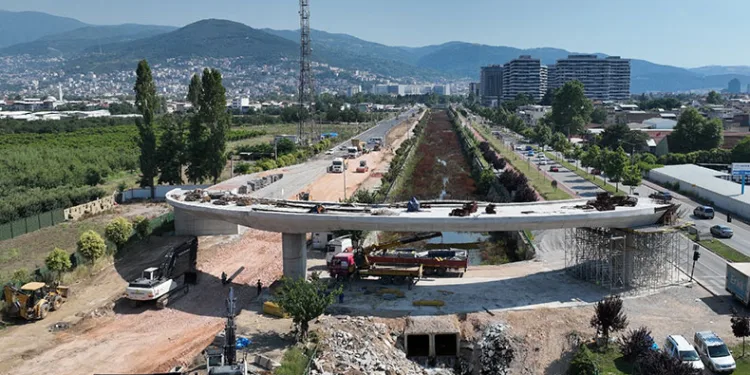 Bursa yeni köprülerle rahatlıyor