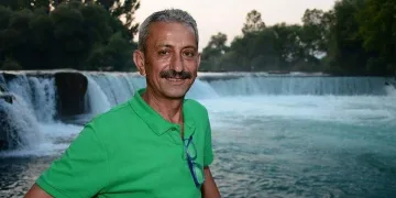 Muhtar kansere yenik düştü