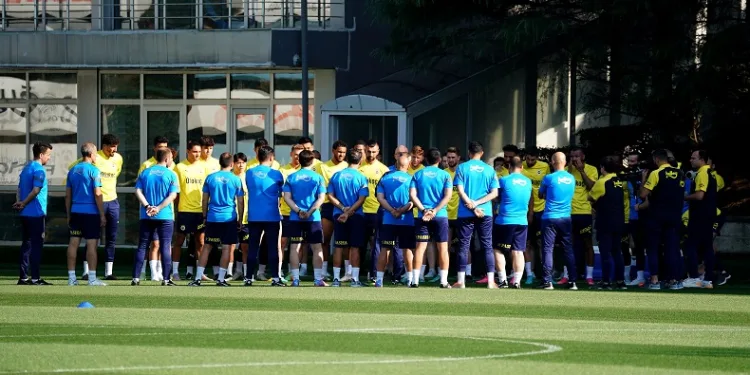 Fenerbahçe, yeni sezon hazırlıklarına başladı