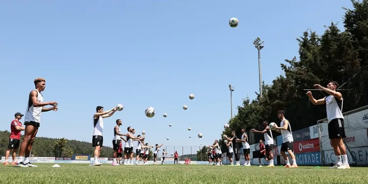 Beşiktaş, yeni sezon hazırlıklarını sürdürüyor