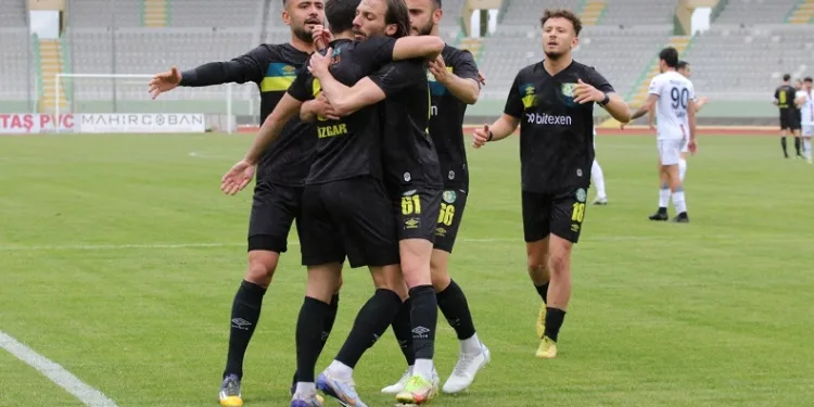 Menemen FK, Kemal Rüzgar’la görüşüyor