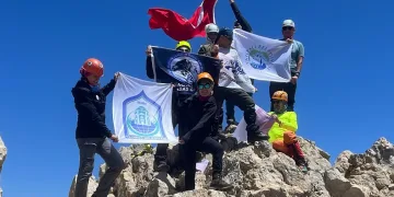 Kayserili Dağcılar bu kez Munzur Dağı’na tırmandı