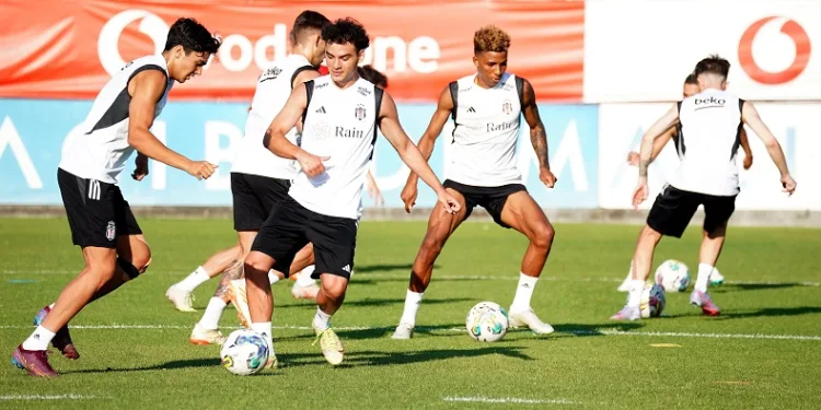 Beşiktaş, yeni sezon hazırlıklarını sürdürdü