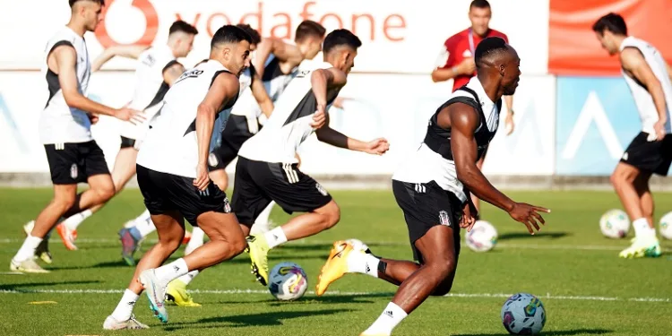 Beşiktaş, kondisyon ve taktik çalıştı
