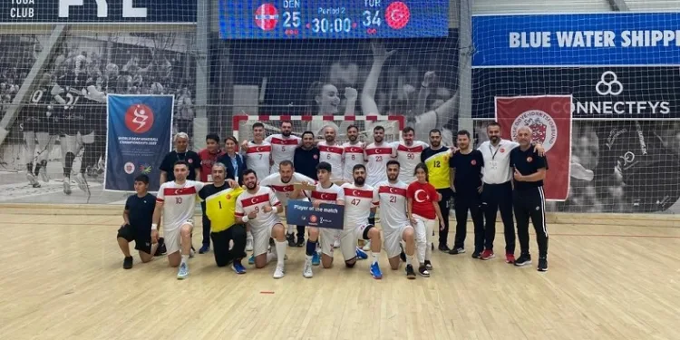 Hentbolda milliler, Danimarka’yı 34-25 mağlup etti