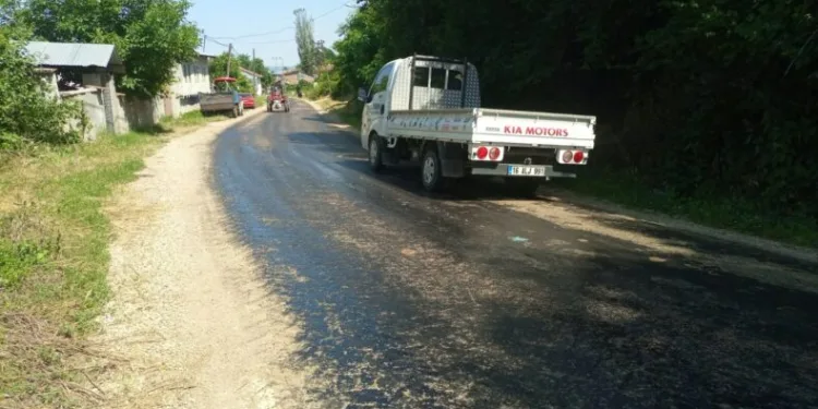 Sıcaktan asfaltlar eridi