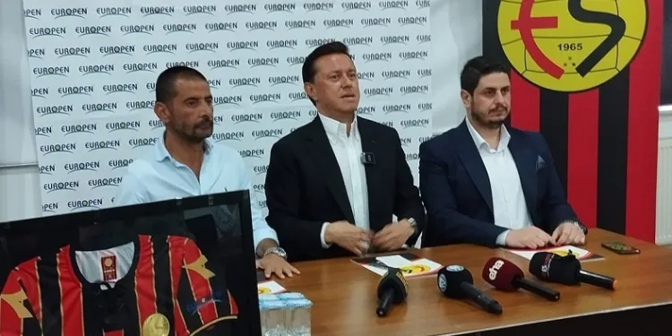 Eskişehirspor, 2 oyuncuyla sözleşme imzaladı