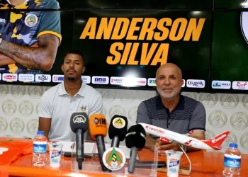 Alanyaspor, Anderson Oliveira Silva ile 4 yıllık sözleşme imzaladı