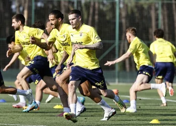 Fenerbahçe, yeni sezon hazırlıklarını sürdürdü